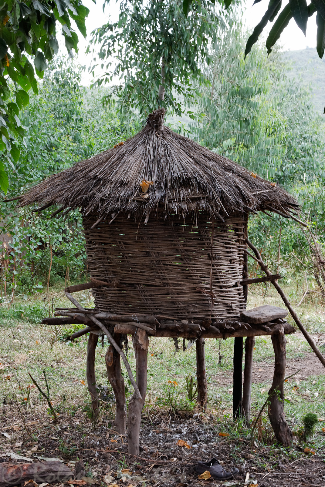 Village Ari et un garde-manger traditionel