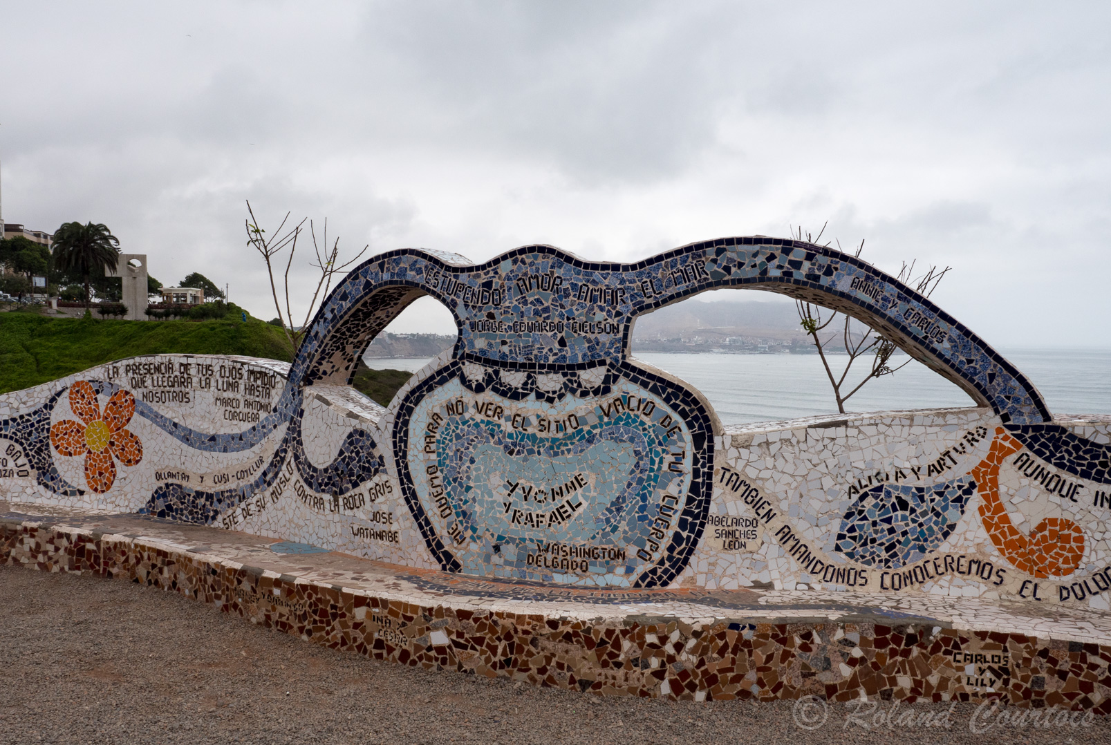 Ce parc est le fruit de l’imagination de Victor Delfin inspiré par Gaudi
