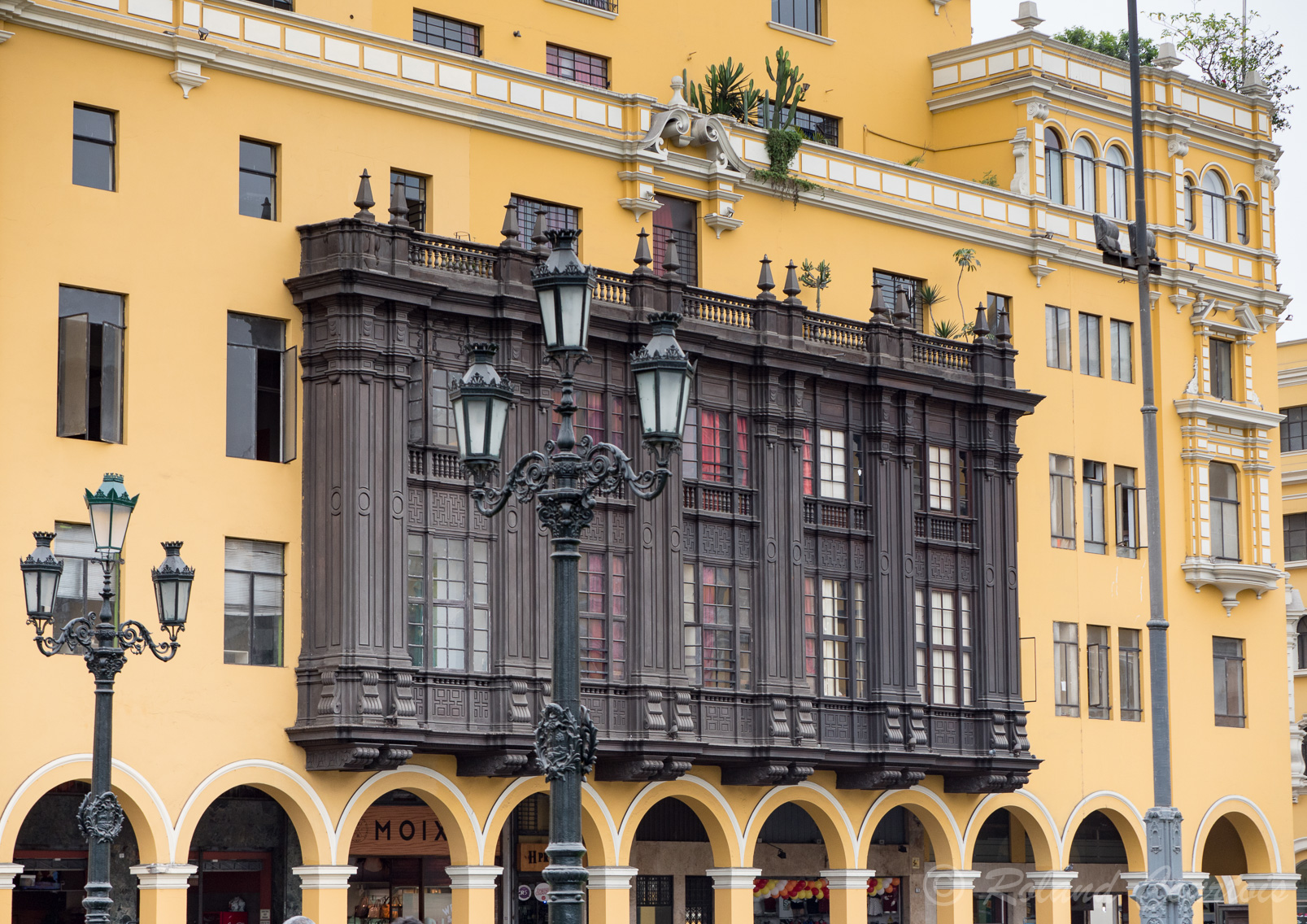 Place Majeur, mairie de Lima