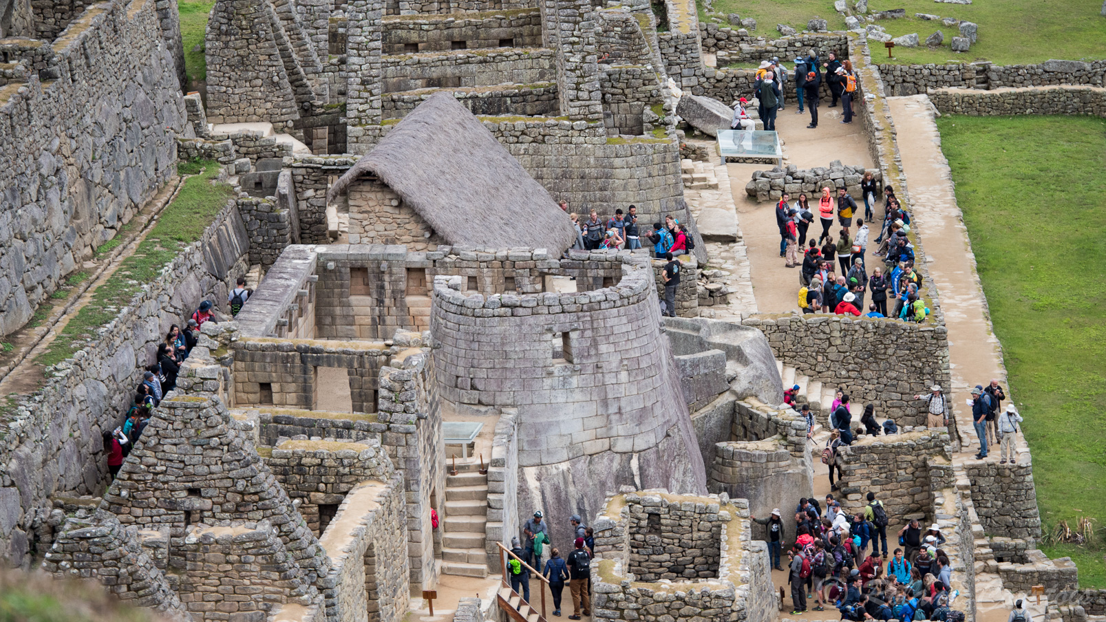 Machu Pichu, Les Incas excellaient dans la planification et l'architecture. Ici le Temple du Soleil, observatoire astronomique