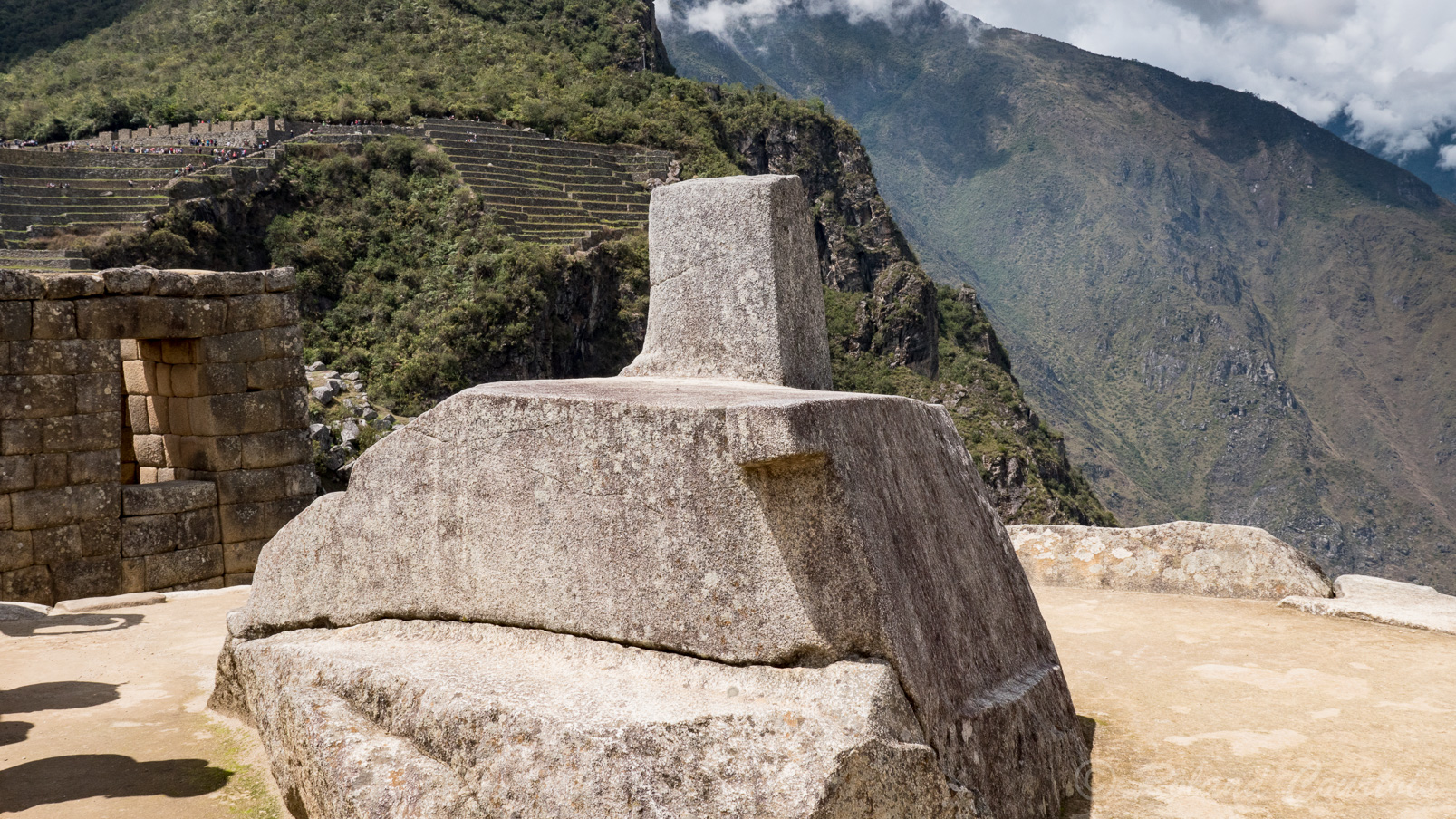 Machu Pichu, Intihuatana : cette pierre indiquait aux Incas la date exacte des deux solstices et leur permettait de planifier le calendrier des cultures.