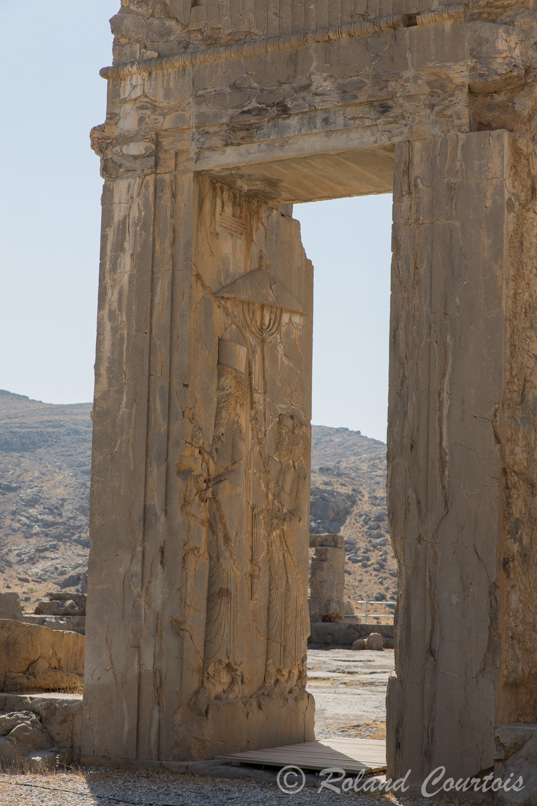 Persepolis: dans son Palais, Darius le Grand, sous une ombrelle (influence d’Egypte)