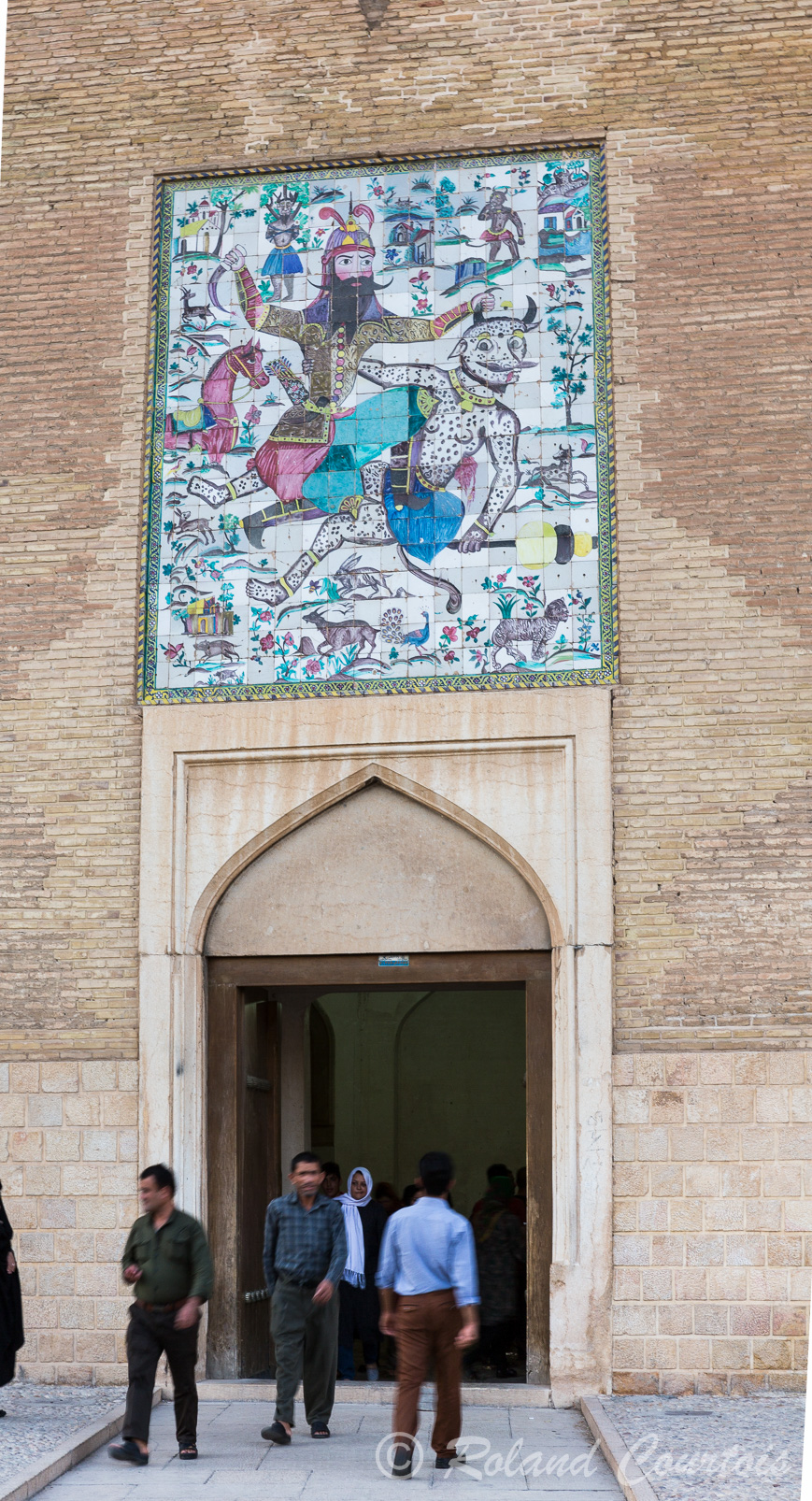 Une des entrées de la citadelle Karim Khan.