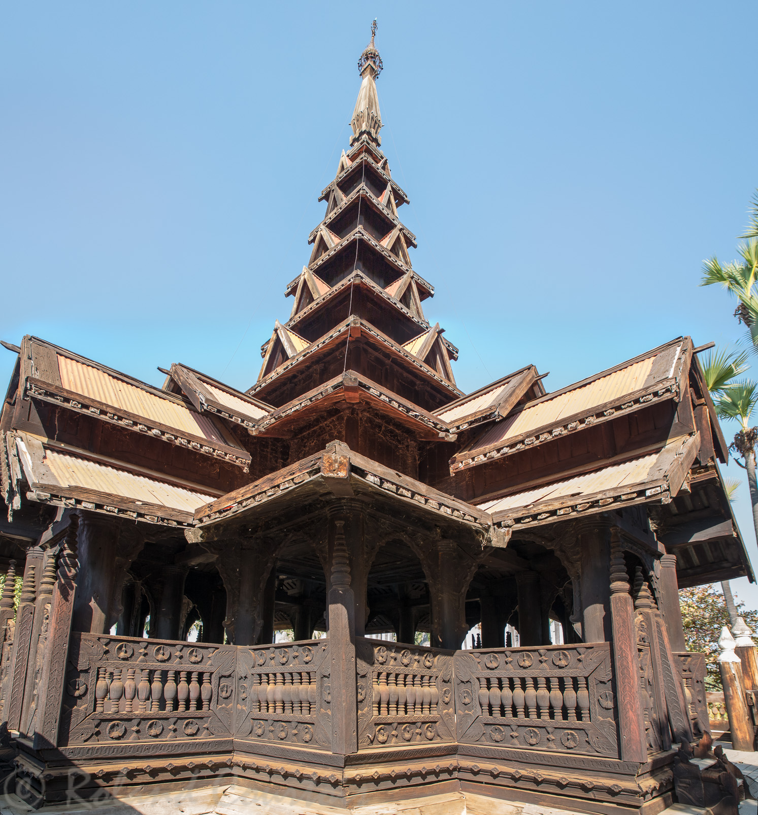 Bagaya (1834) est considéré comme l’un des plus beaux monastères classiques en bois.