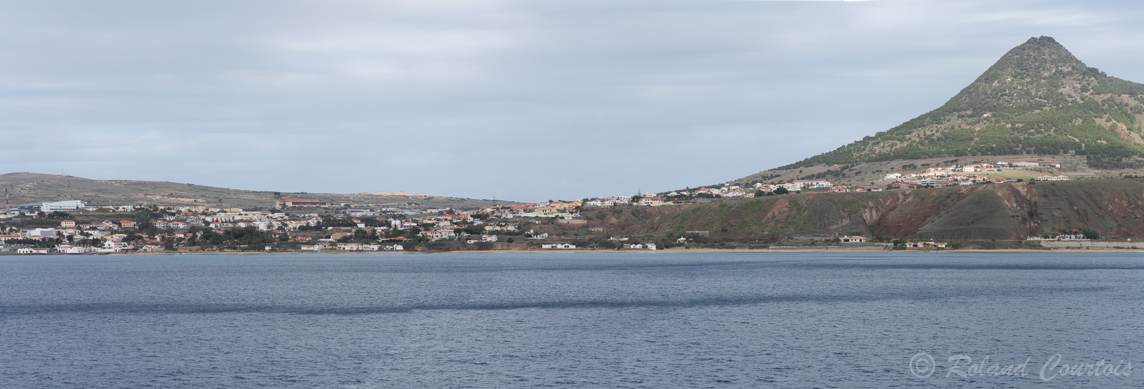 Le nom de Porto Santo, " le port saint ", a été donné à l'île .....